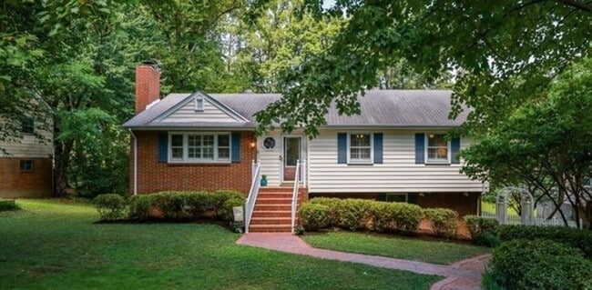 Building Photo - Spacious 4 bedroom, 3 bath Rancher