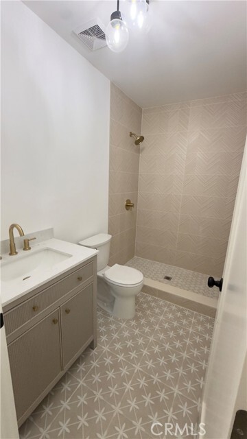 Building Photo - 490 Palisade St