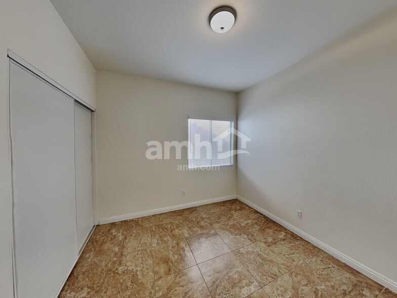 Building Photo - 1660 Encarta St