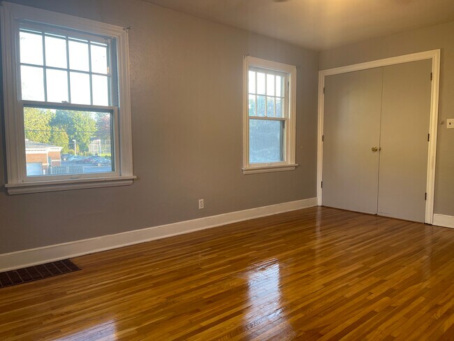 Building Photo - 515 E William St