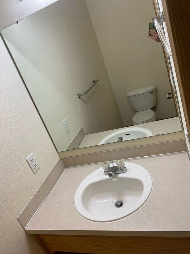 Building Photo - Ballou Estates in the Heart of South Hill