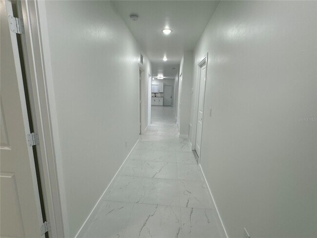 Building Photo - 1775 Glenway Ct