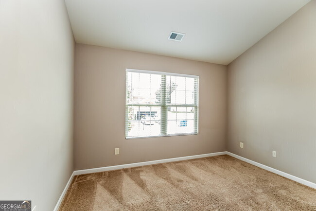 Building Photo - 930 Walking Stick Trail NE