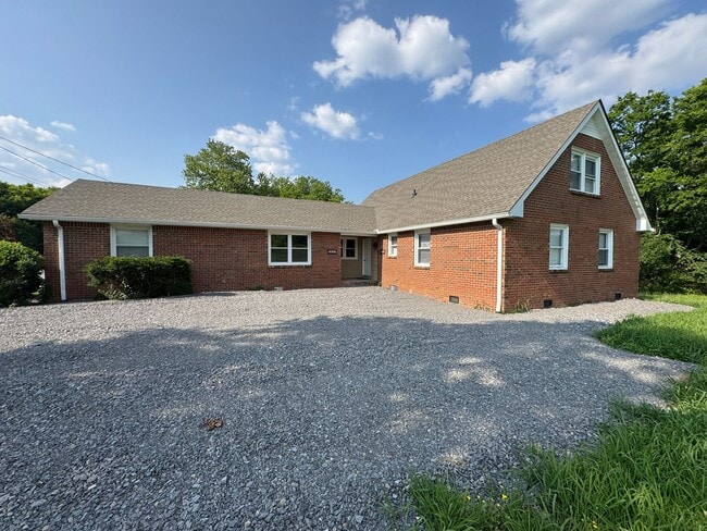 Primary Photo - 6879 Lebanon Rd