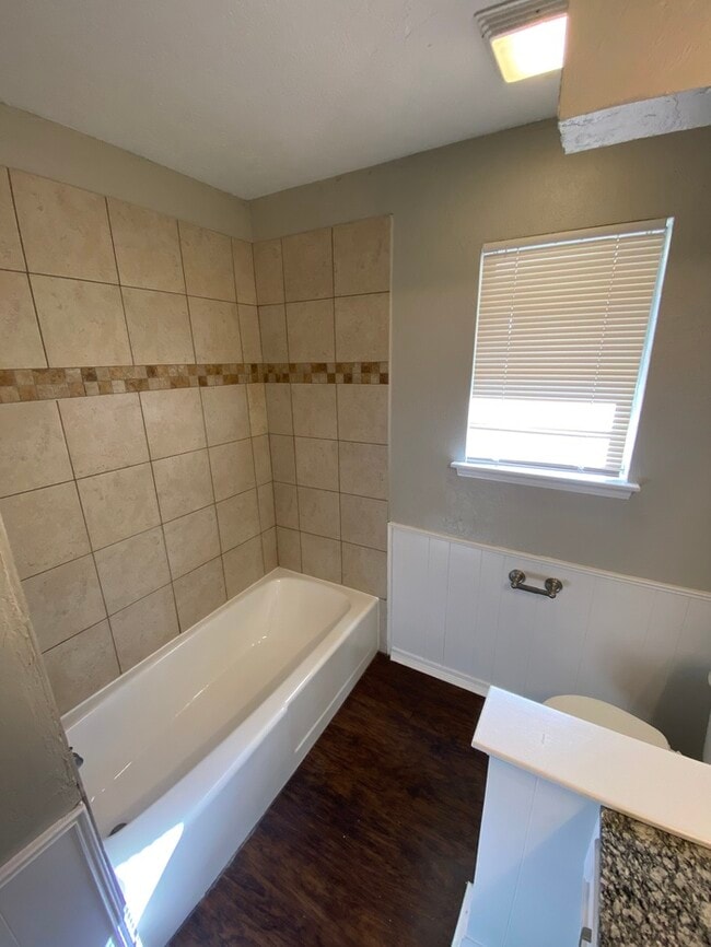 Building Photo - 3413 Vickie Dr