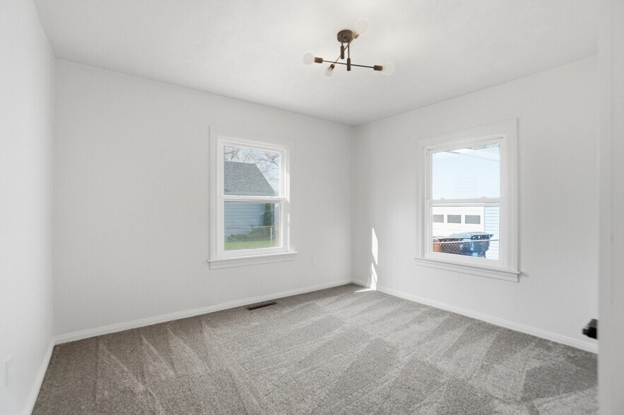 Building Photo - 2351 Burden Dr