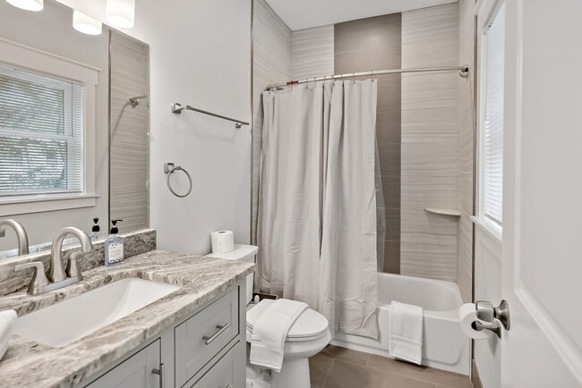 Building Photo - 2901 Random Rd