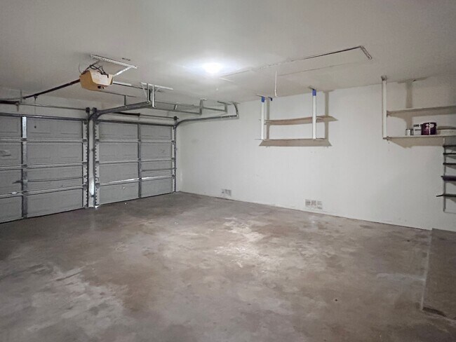 Building Photo - Charming 3-Bedroom Home in Sought-After Li...