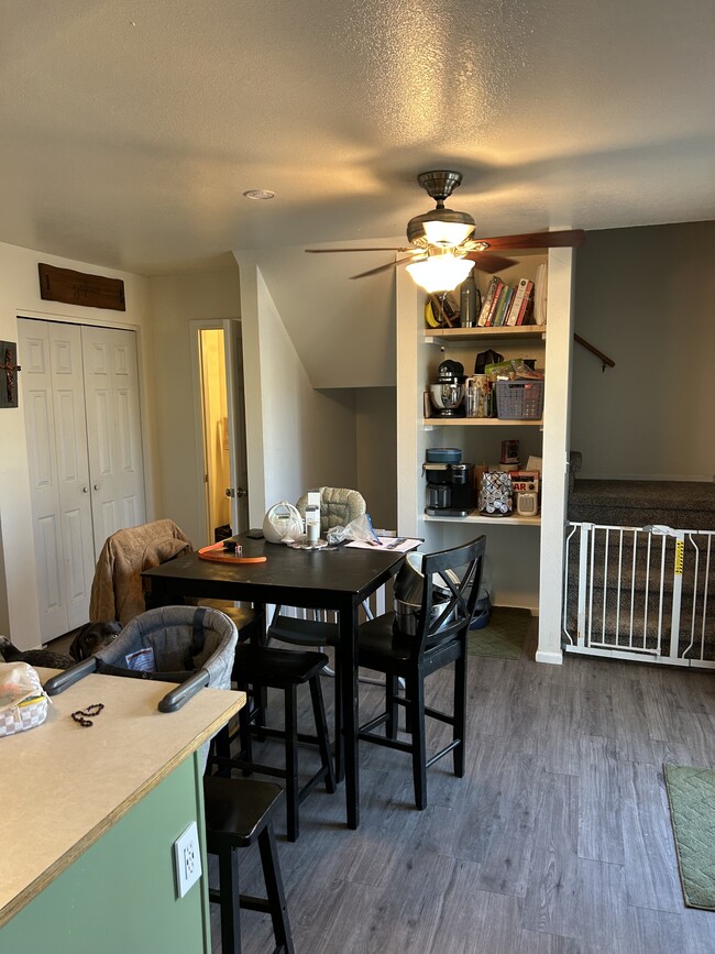 Building Photo - 678 Eagle Dr