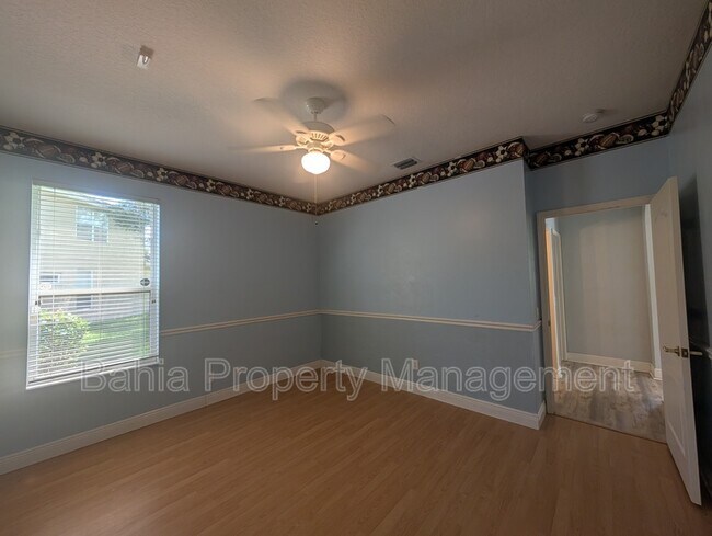Building Photo - 10411 Riverburn Dr