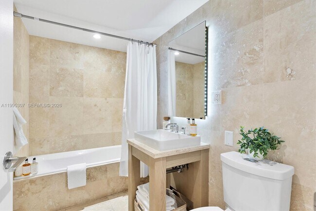 Building Photo - 102 24th St