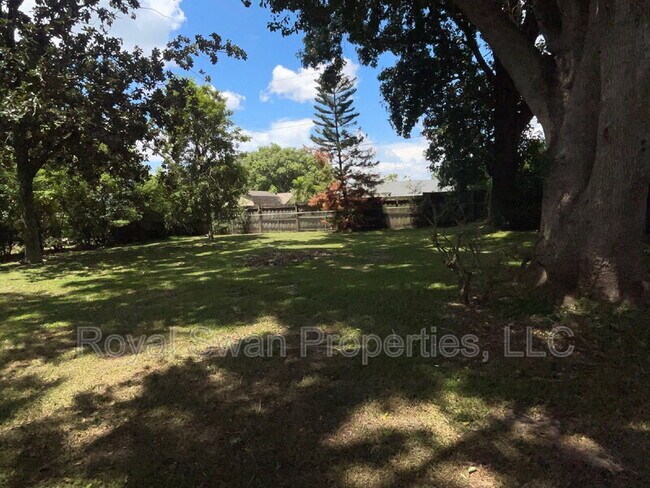 Building Photo - 3812 Dovehollow Dr