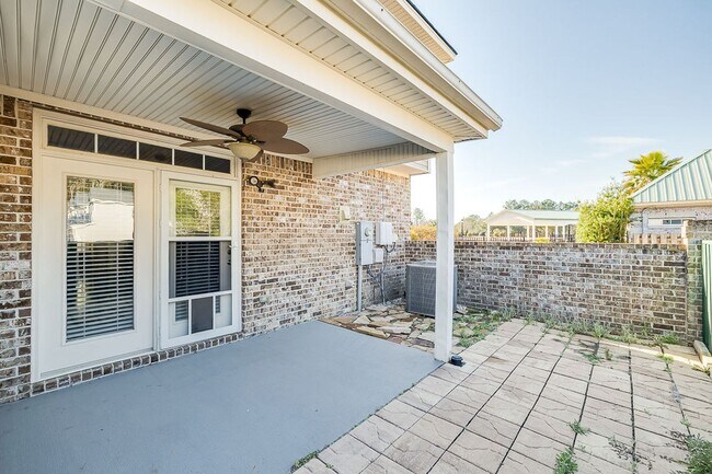 Building Photo - Spacious 4BR Townhome with Elevator in the Heart of Pooler