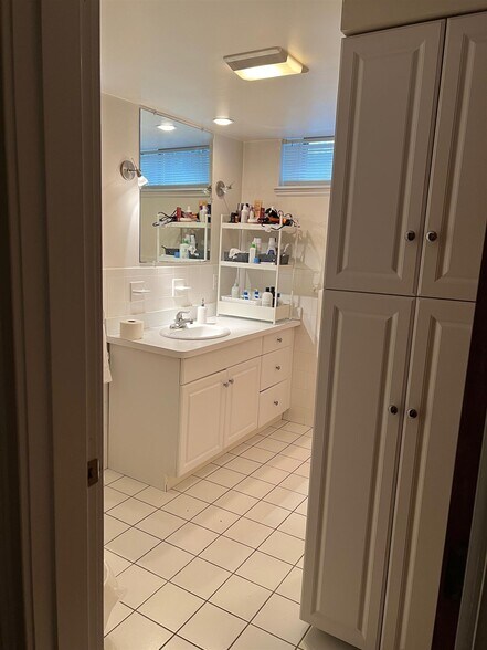 Building Photo - 20 Highland Ave