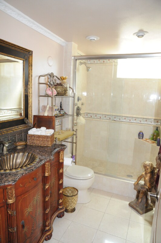 Building Photo - 1902 Stonesgate St