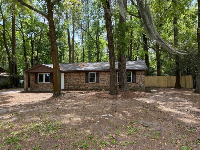 Building Photo - 1424 Whitfield Park Cir