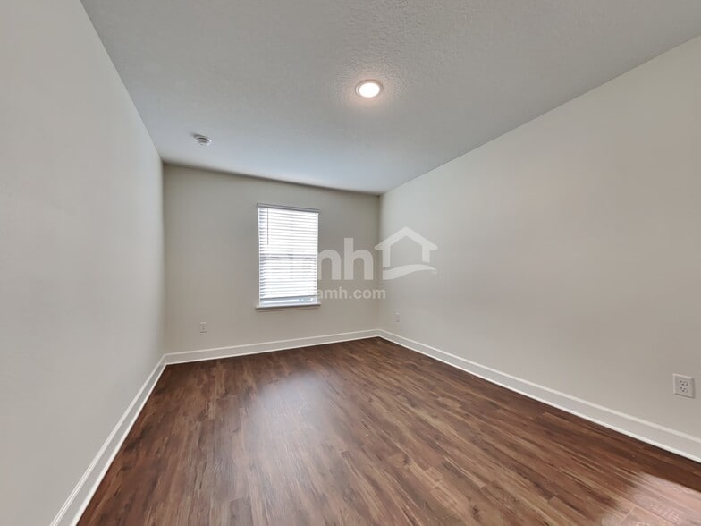 Building Photo - 1046 Tan Tara Trl