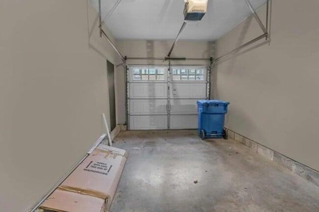 Building Photo - 515 Griffin Cir