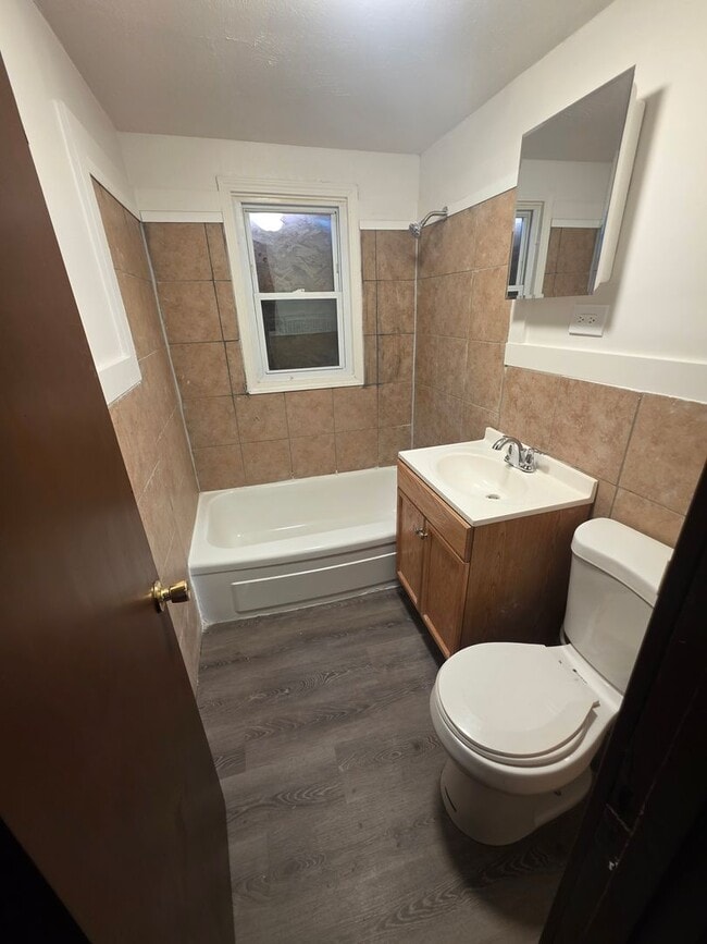 Building Photo - LIMITED TIME**NO APPLICATION FEE**1/2 OFF DEPOSIT**