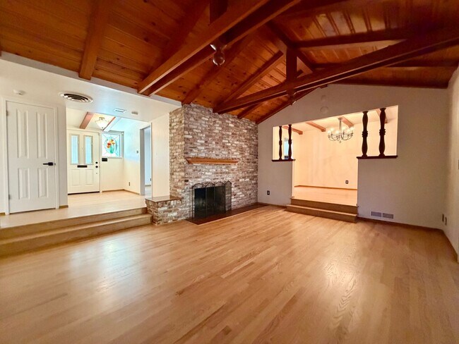 Building Photo - 3 Bedroom 2 Bathroom Single Level Napa Brown's Valley Home