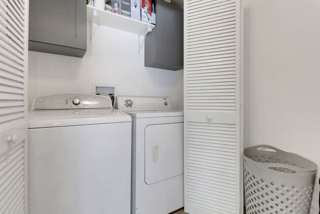 Building Photo - 1514 Forest Lakes Blvd