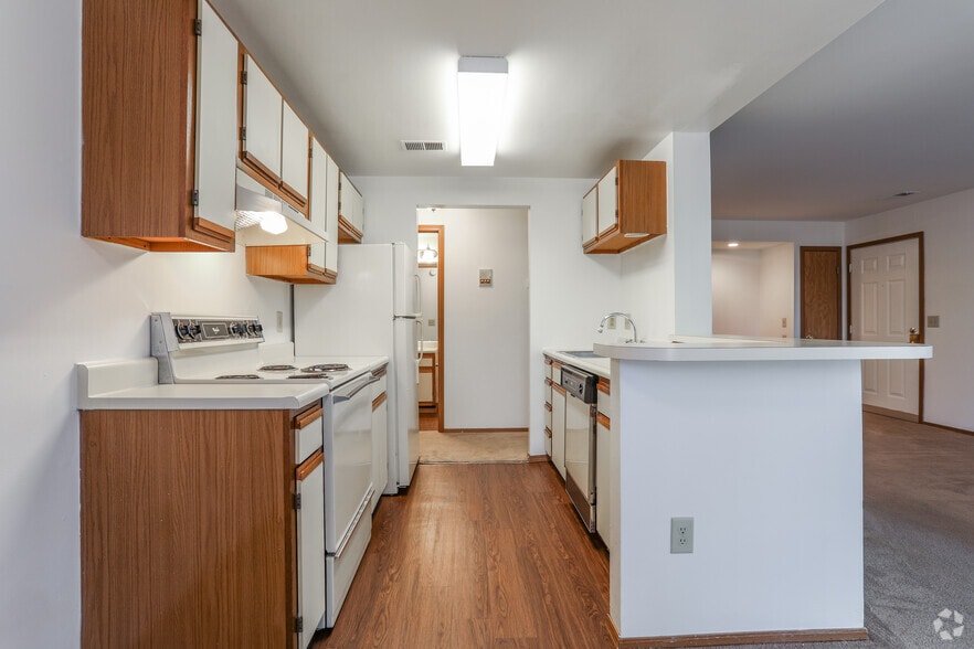 1 Bedroom/ 1 Bath Apartment - Stoneridge Apartments
