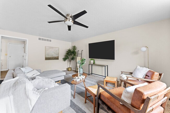 Building Photo - Spacious 4 Bedroom, 2 Bath Home on Boise Bench!