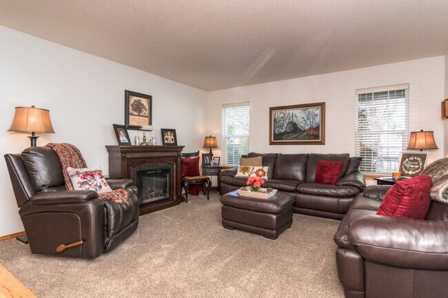 Building Photo - Beautiful home in Tanglewood