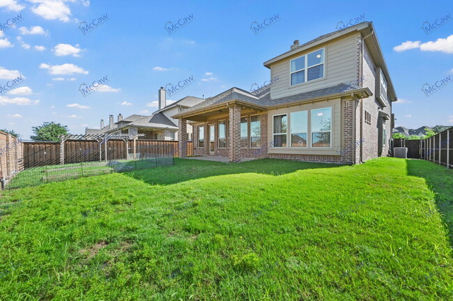 Building Photo - 5595 Lightfoot Ln