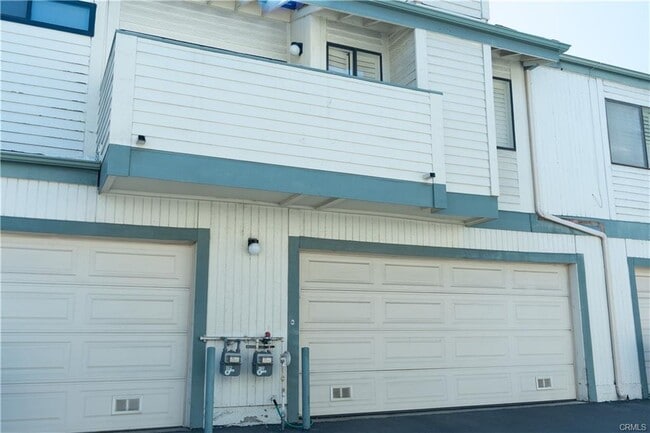 Building Photo - 10506 Sunland Blvd