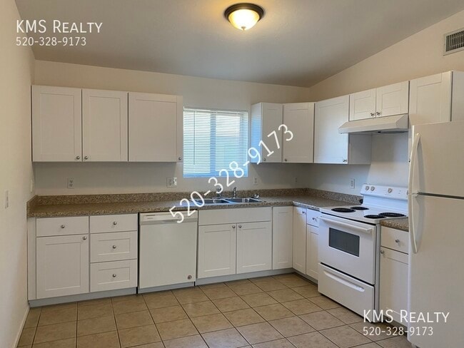 Building Photo - 5126 E Bellevue St