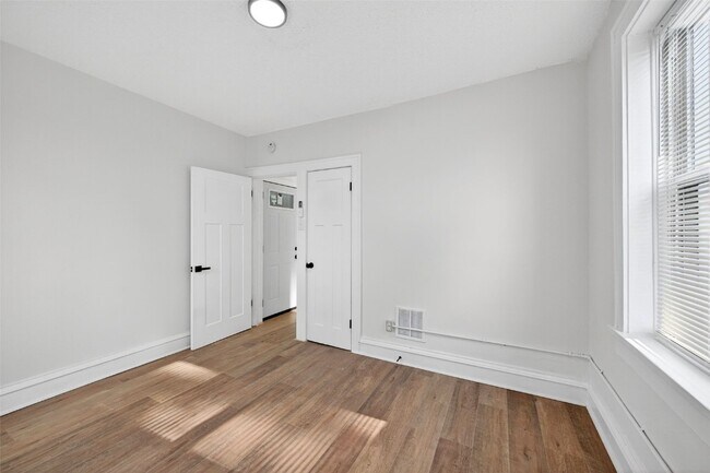 Building Photo - 5803 S Kings Highway Blvd