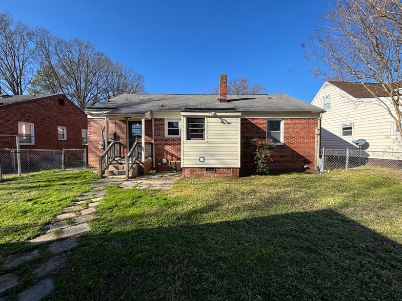 Building Photo - 321 Jefferson Ave