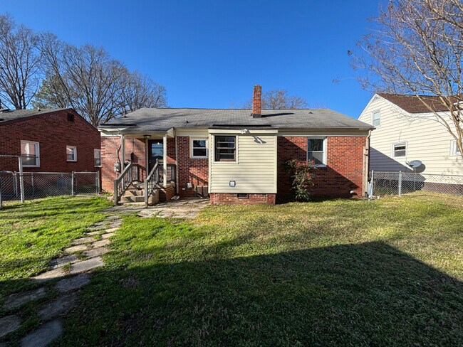 Building Photo - 321 Jefferson Ave