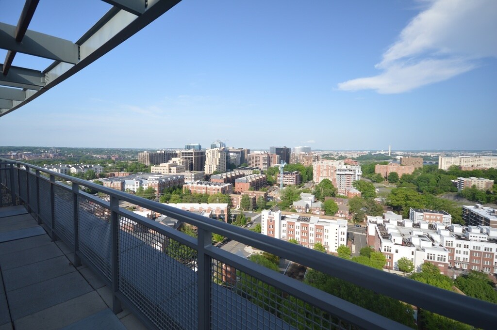 Rooftop Views - 2001 15th St North