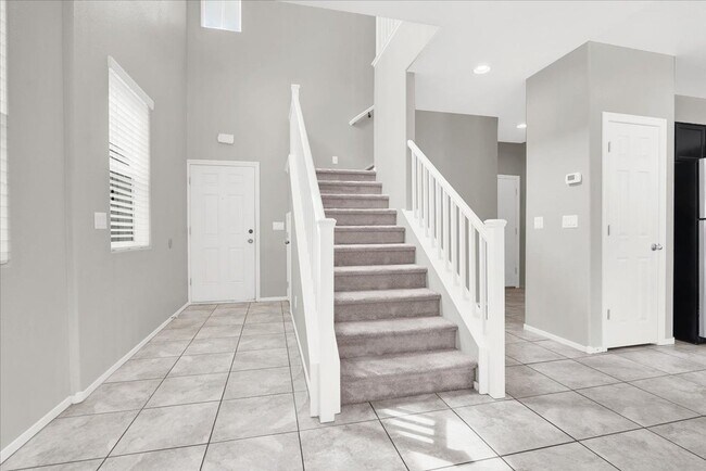 Building Photo - Immaculate 3 Bed / 2.5 Bath Home for Lease...