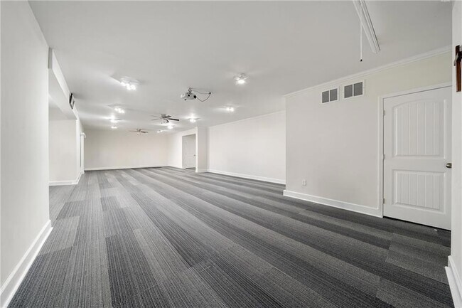 Building Photo - 8175 Scenic Ridge Wy