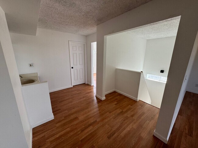 Building Photo - 940 N Sonora St