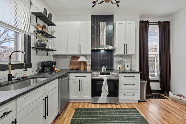 Building Photo - 286 Taylor Ave