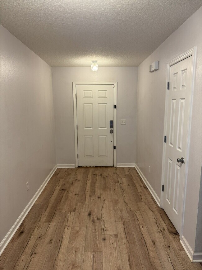 Building Photo - FOR RENT!!!!!-   2nd months rent is FREE!!!!