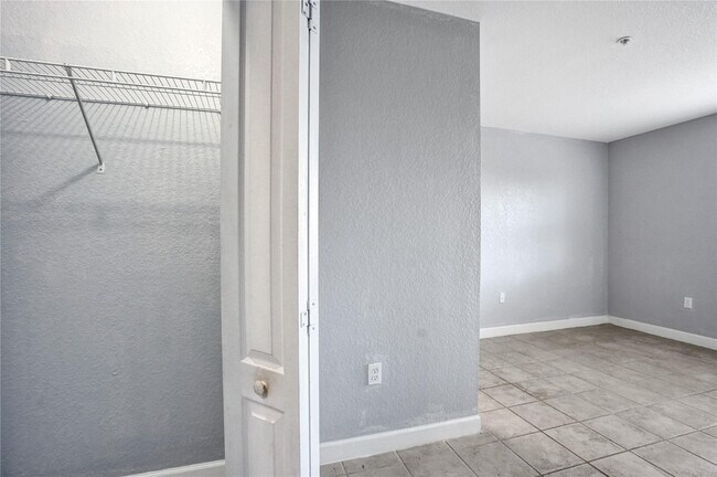 Building Photo - 2137 Shoma Dr