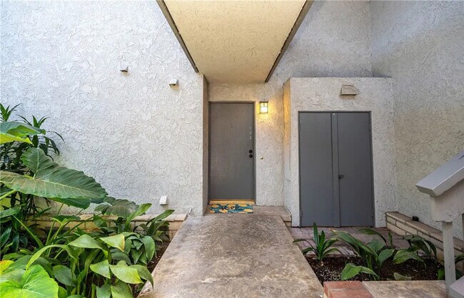 Building Photo - 17072 Pacific Coast Hwy
