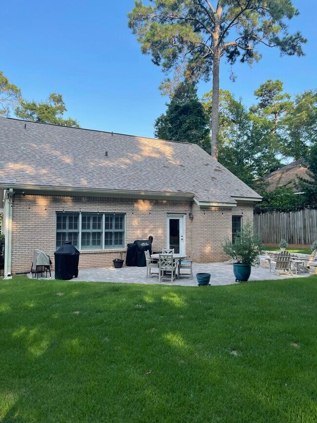 Building Photo - 8970 Eagles Ridge Dr