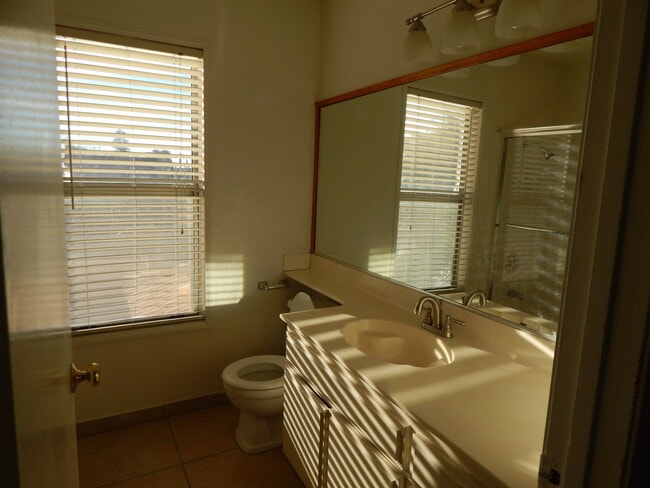 Building Photo - Stunning 4 Bedroom 3 Bath Home!!!