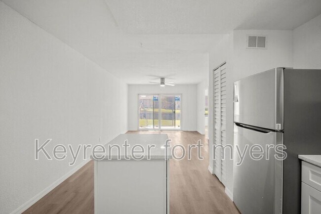 Building Photo - 16881 Davis Rd
