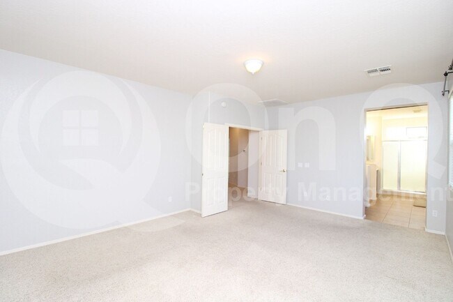 Building Photo - 3316 E Kingbird Pl