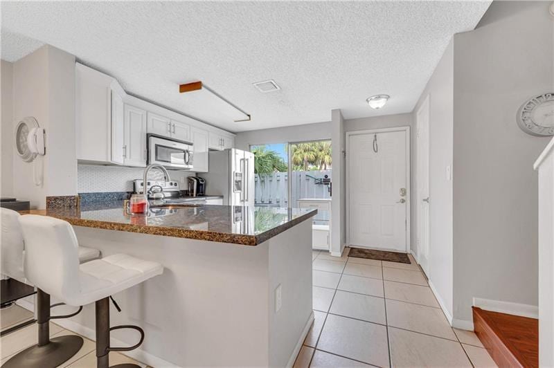 Building Photo - 2683 NE 15th St