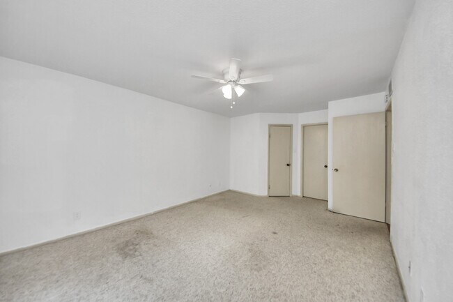Building Photo - 2800 Jeanetta St
