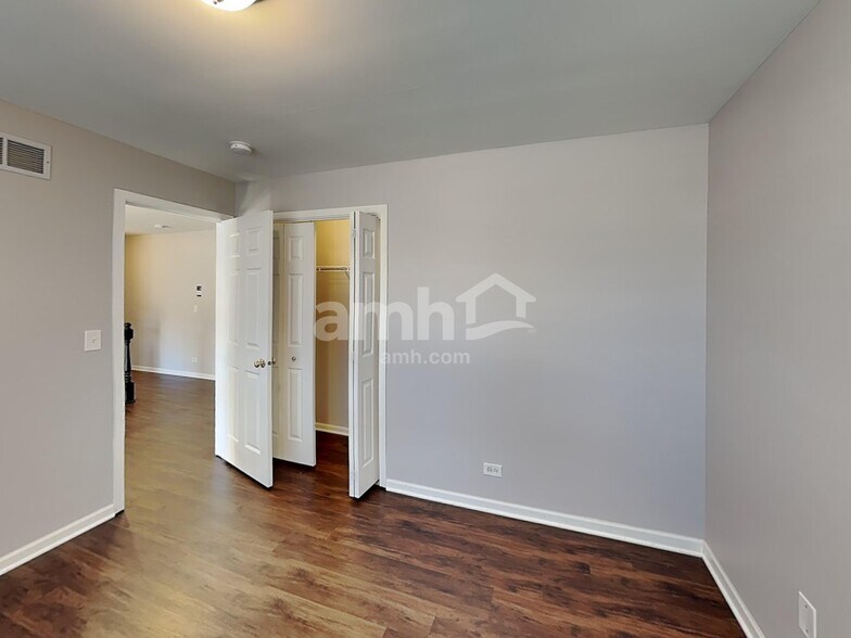 Building Photo - 411 Dover Ct N