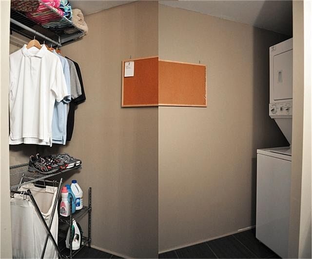 Building Photo - 2016 Main St